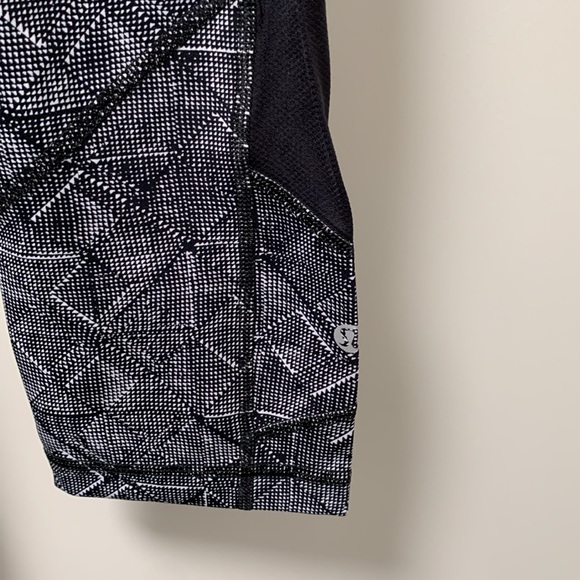 Lululemon Pace Rival Crop (22") Legging in 
Formation Alpine White Black Size 6 - Picture 9 of 12
